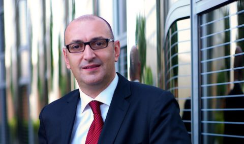 milen-keremedchiev-varvim-bavno-i-uvereno-kam-porednata-politicheska-kriza-1