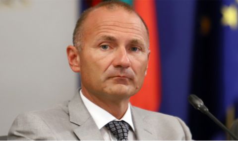 rosen-hristov-predstava-proekt-na-strategia-za-razvitie-na-balgarskata-energetika-1