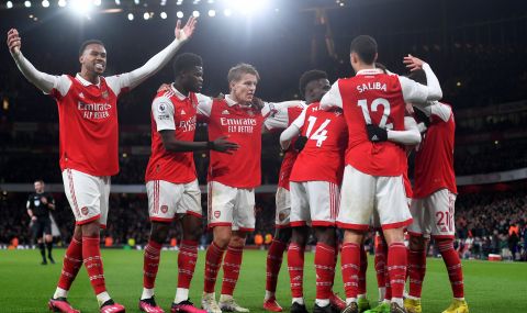 mladata-chervena-banda-se-vihri-1