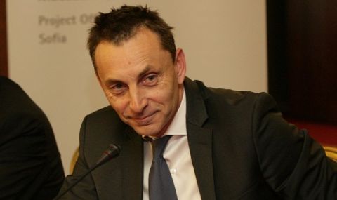 asen-grigorov-radev-se-konfrontira-s-partiite-darji-se-malko-kato-nakakva-nadnacionalna-institucia-kato-sadnik-1