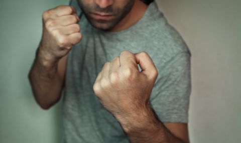 maj-e-s-opasnost-za-jivota-sled-poboi-ot-dve-momcheta-1