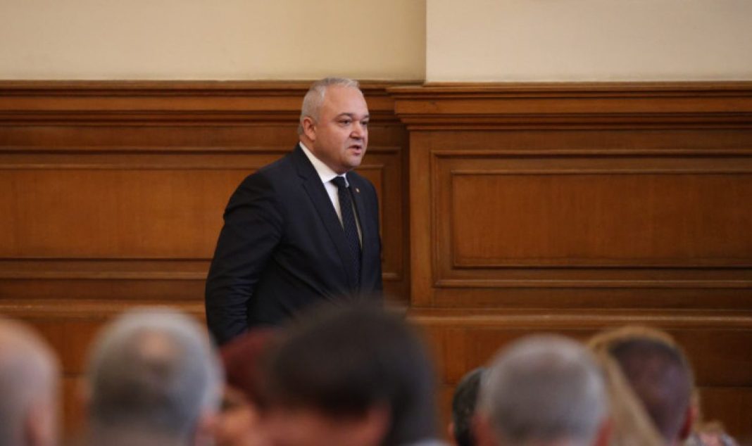 demerdjiev-vrachva-novi-pistoleti-i-bronejiletki-na-slujiteli-v-sistemata-1