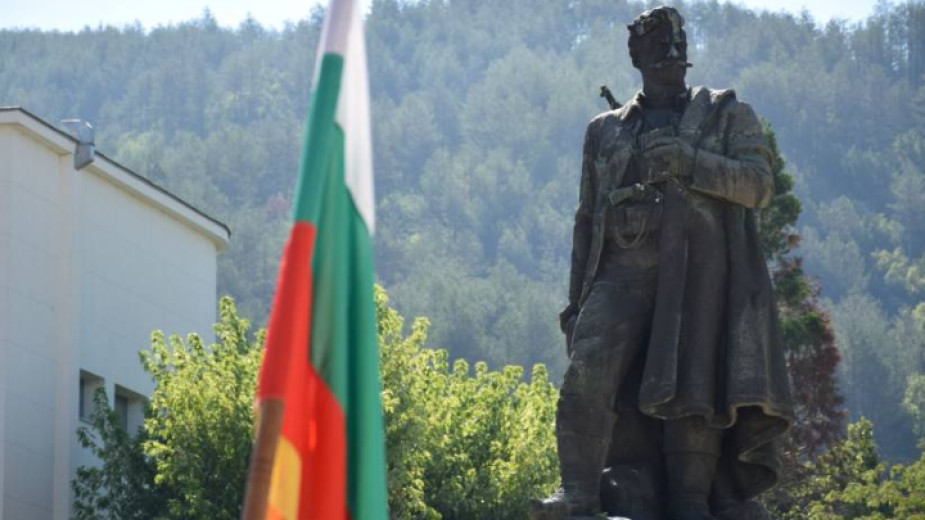 f53537e2c5f66144b3aa4381d08a071d