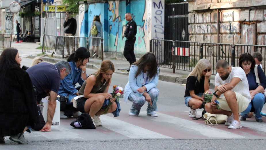 8bc642d70d4f9de9b90f9aeeb3a90511