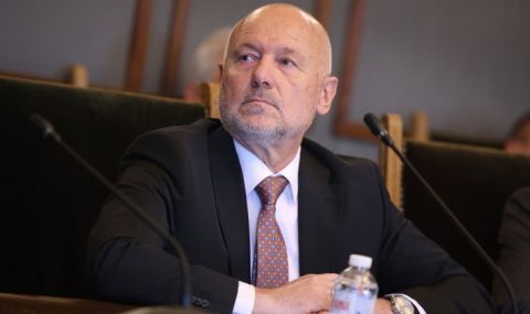 voenniat-ministar-i-nachalnikat-na-otbranata-gostuvat-v-starata-stolica-za-dena-na-nezavisimostta-1