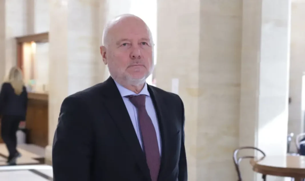 izslushvat-tagarev-za-voennata-pomosht-za-ukraina-v-komisiata-po-otbrana-1