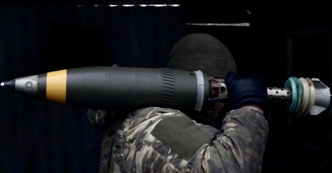 FqsckQSX0AEmjB3_4295152156089482608_big