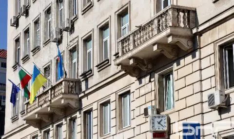 raboteshti-v-detski-asli-i-zdravni-kabineti-v-uchilishtata-protestirat-za-po-visoki-zaplati-v-sofia-1