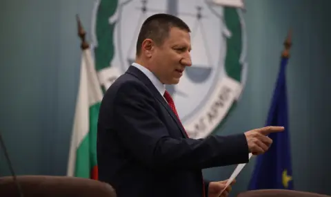 komisia-notariusa-izslushva-sarafov-geshev-i-cacarov-1