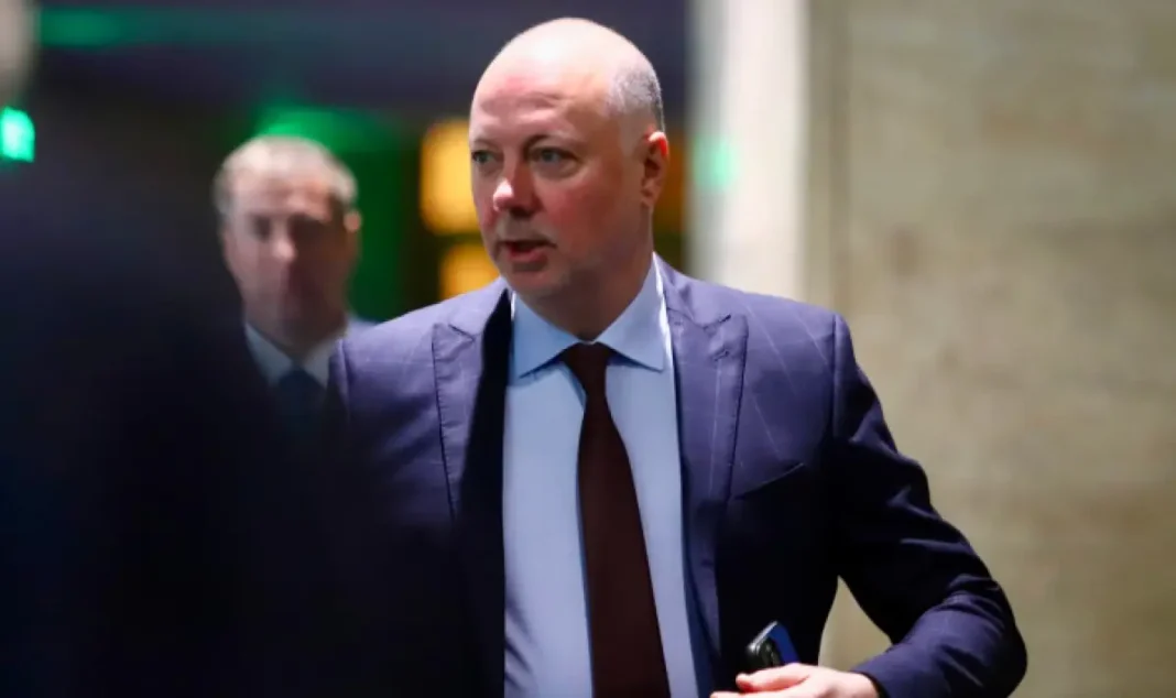 radev-vrachva-papkata-s-parvia-mandat-za-kabinet-na-gerb-sds-1