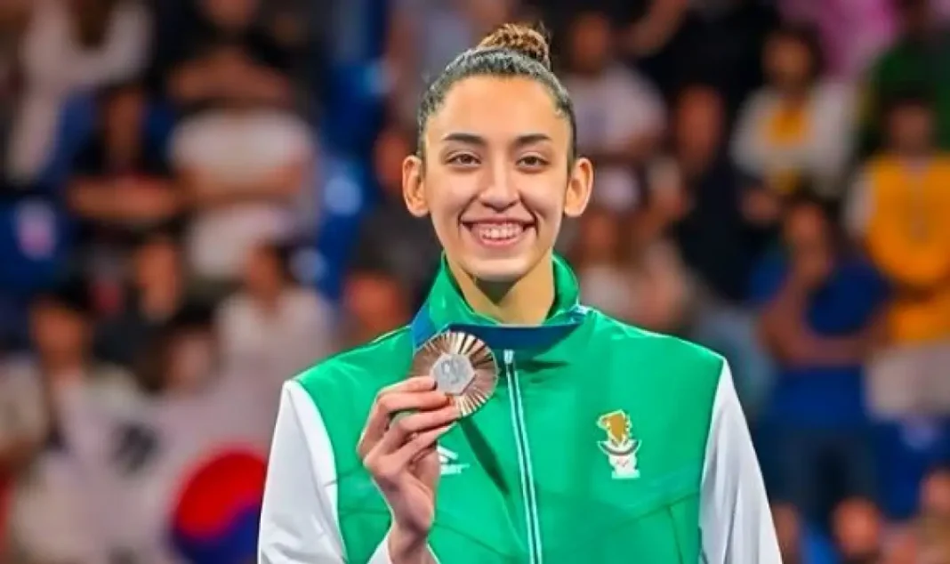 bronzovata-ni-olimpiika-ot-igrite-v-parij-izgra-kato-model-1