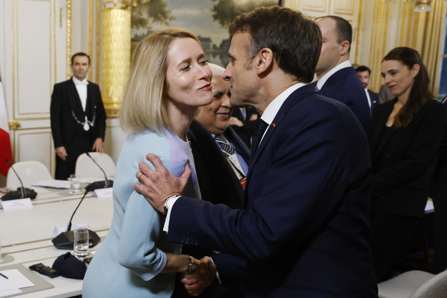 bd897156d04d405f8c0b11d2d2b885bf--0--94d87f473762492e80d166bf664c812a