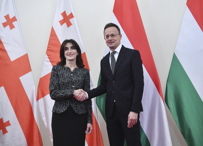 83e14c6fd7384e7bab8df12c90f37a8b--0--c6ce1fc8699b4eba82c672a45c92da9f