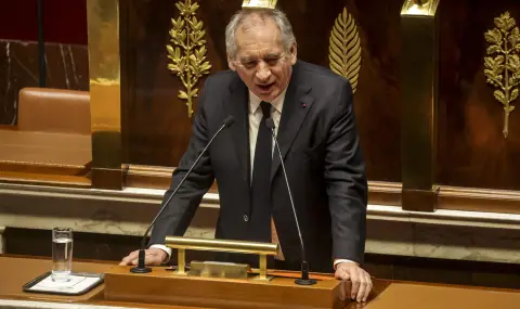 levicata-vav-francia-vnasa-vot-na-nedoverie-sled-rechta-na-premiera-1