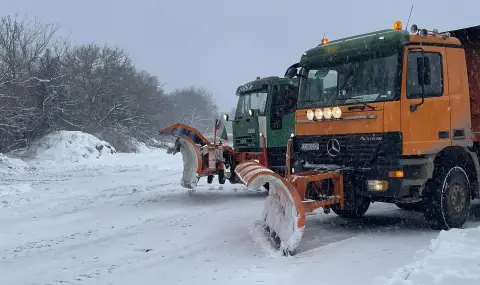 api-986-snegopochistvashti-mashini-obrabotvat-republikanskite-patishta-1