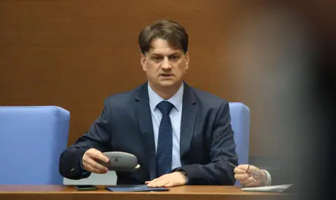 blickontrol-v-parlamenta-1