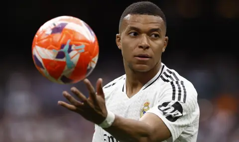 mbape-specheli-zlatnata-obuvka-1