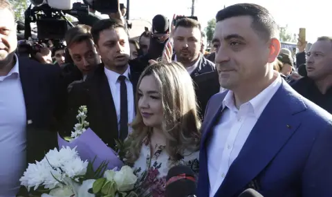 policiata-izvede-kandidatat-za-prezident-na-rumania-simion-ot-izbiratelnata-sekcia-1