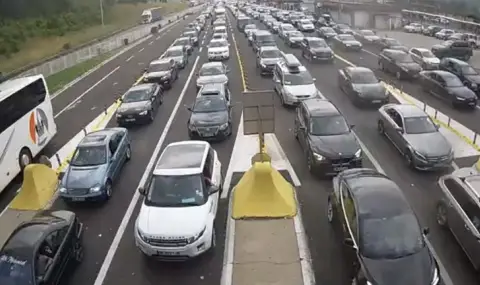 intenziven-trafik-na-leki-avtomobili-na-gkpp-kalotina-1