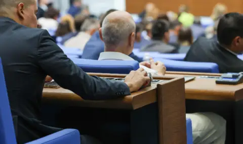 maria-ilieva-popalni-sastava-na-smetnata-palata-1