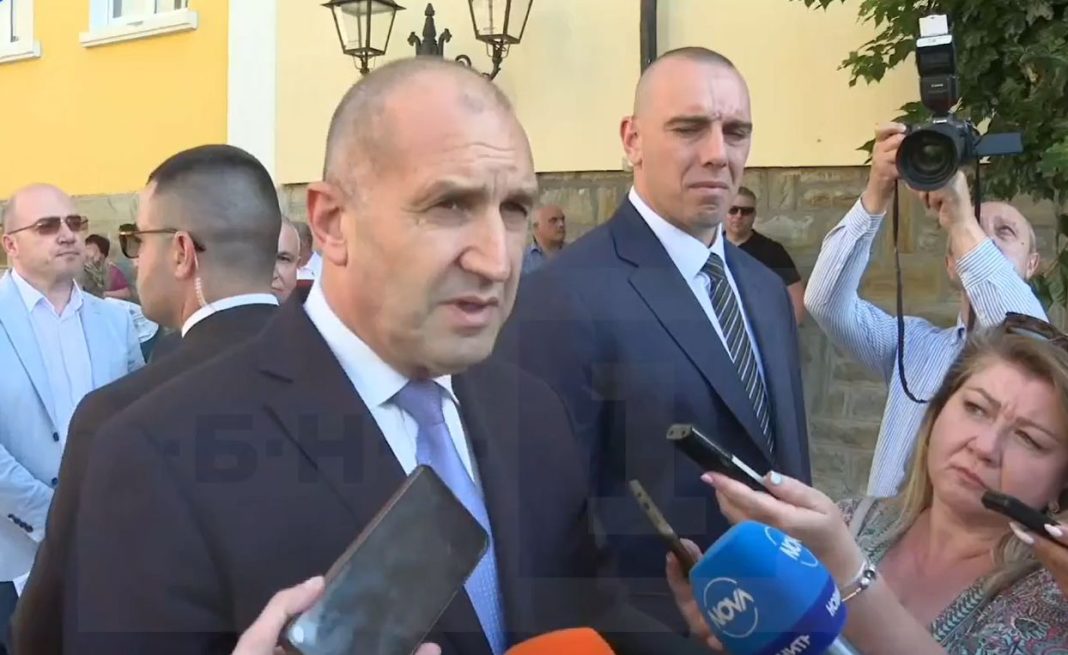 РУМЕН-РАДЕВ-ТРЯВНА-2