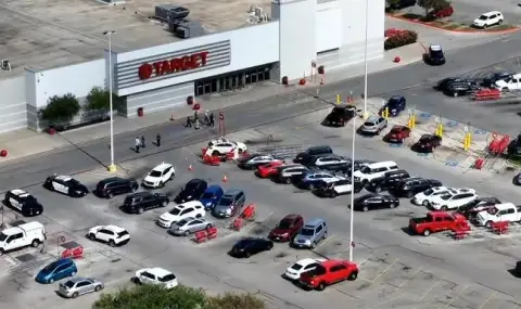 maj-zastrela-trima-dushi-na-parking-pred-magazin-v-ostin-teksas-video-1