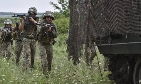 ruskite-voiski-sa-na-kilometar-ot-pokrovsk-evakuaciata-na-civilni-e-pochti-nevazmojna-1