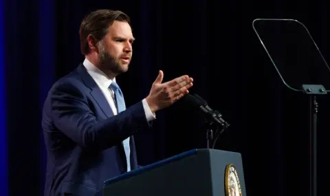 tramp-posochi-viceprezidenta-djei-di-vans-za-svoi-veroaten-naslednik-1