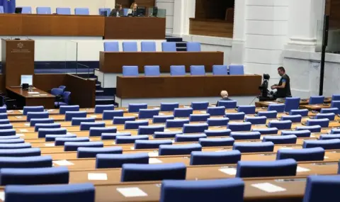 protesti-sreshtu-budjeta-i-v-zashtita-na-balgarite-v-rsm-oglasat-dneshnoto-zasedanie-na-parlamenta-1