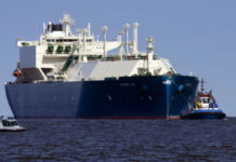 „Файненшъл таймс“: Светът е на ръба – LNG доставките от Персийския залив спират до 10 дни