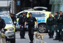 Множество хора са били намушкани в Единбург от въоръжен мъж