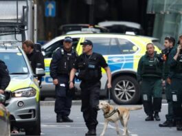 Множество хора са били намушкани в Единбург от въоръжен мъж