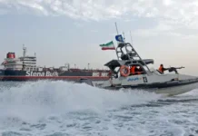 Иран ще затвори напълно стратегическия Ормузки проток