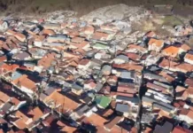 Жители на кв. „Филиповци” излязоха отново на протест заради незаконни постройки