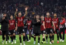 Милан триумфира над Интер и поддържа шампионските си амбиции