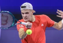 Шампионът от миналата година Якуб Меншик се класира за третия кръг в Маями