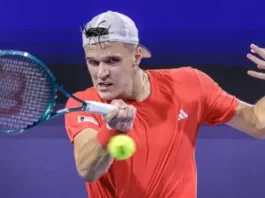 Шампионът от миналата година Якуб Меншик се класира за третия кръг в Маями