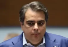 Асен Василев: Ако хората гласуват за партията на Радев, гласуват за „постната пица“