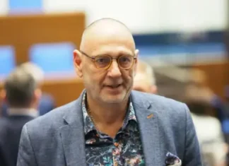 Любен Дилов-син не се закле като депутат заради инсулт