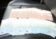 Пари и списъци с имена са открити в колата на кандидат-депутат