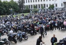 Мотористи блокираха пътища в цялата страна заради поскъпването на „Гражданска отговорност“