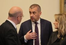 Министерство на транспорта също започва ревизия, забрани плащанията и подписването на договори в дружествата си