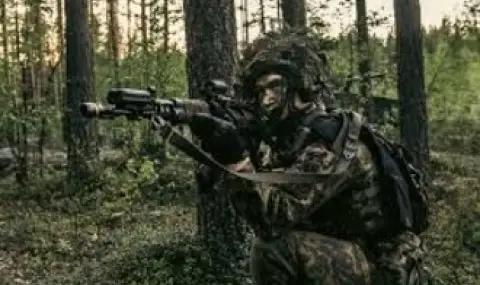 karelski-mech-nato-strupa-10-hiladi-voinici-krai-ruskata-granica-vav-finlandia-1