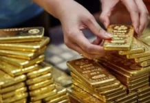 Служител на ЦРУ е арестуван с 303 кюлчета злато за $40 млн.