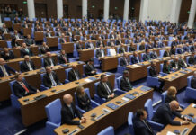 Българските депутати с едни от най-високите заплати в Европа, българите – с най-ниската