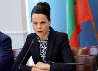 Кабинетът скри заплатата на здравния министър