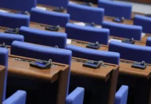 НС гласува нов държавен дълг до 3,8 млрд. евро по удължителния бюджет