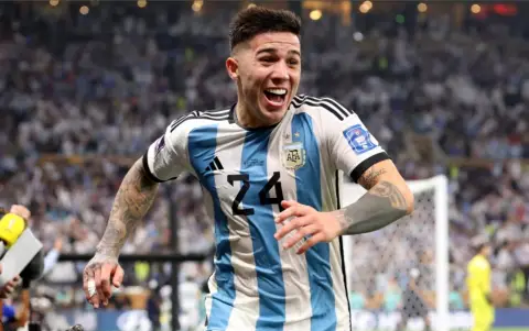 enco-fernandes-s-gol-3000-na-svetovni-finali-1