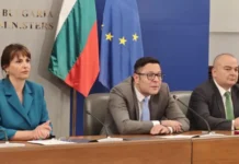 Кабинетът дава чек за 50 евро на бедни за скъпите горива