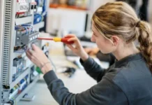 AI бумът изстреля поръчките на ABB на върха
